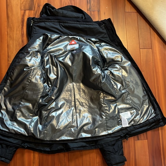 Kids/womens snow set excellent condition. Pants are a size XS and jacket is a S - Picture 8 of 9